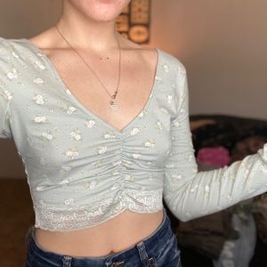 Cropped Floral Long-sleeve